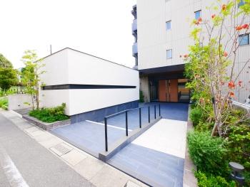 住まう方を迎え入れるエントランス