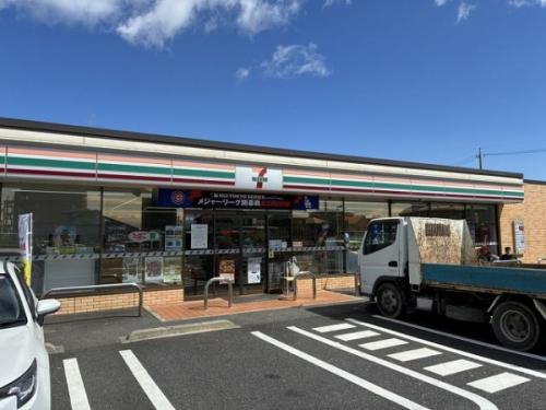 セブンイレブン春日井総合体育館前店 100m