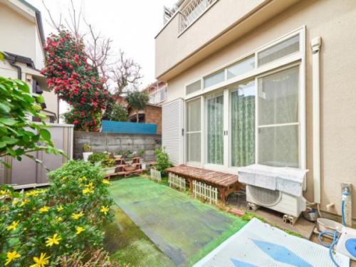 お庭部分　南向きです