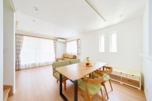 採光が取れ、開放感のあるLDは家族の会話も弾みます