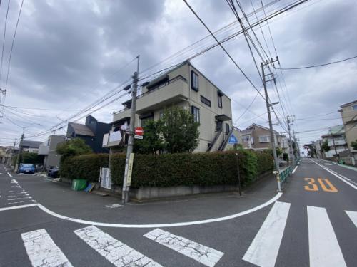 南東道路・北東道路角地