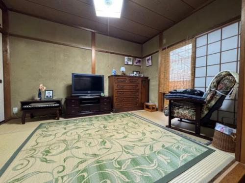 ダイニング横の和室です。リビングとしてご使用ください。