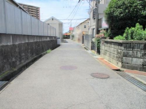 南東側道路　幅員訳4.9ｍ