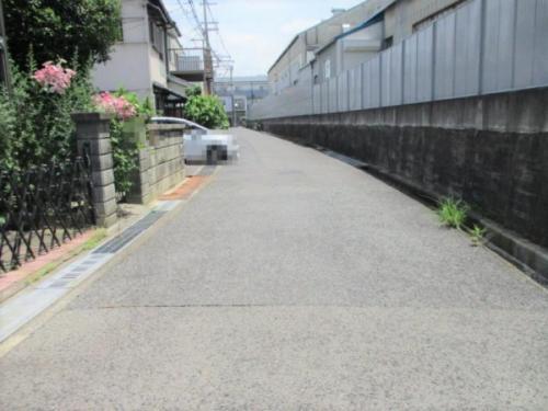 南東側道路　幅員訳4.9ｍ