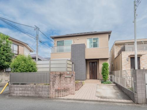 外観　南側前面道路より撮影