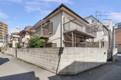 南東・南西道路角地。本地がセットバック後は前面道路約4mとなる予定です。 南東・南西道路角地。本地がセットバック後は前面道路約4mとなる予定です。