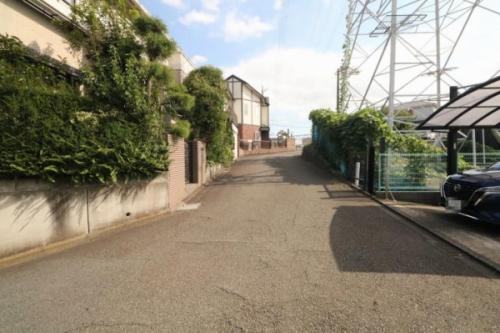 南西側道路です。