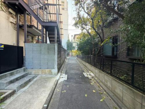 北西側全面道路