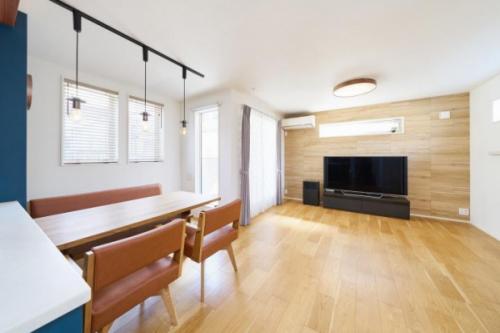 リビングダイニング（2面ガス式床暖房）