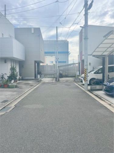 【前面道路を含む現地写真】