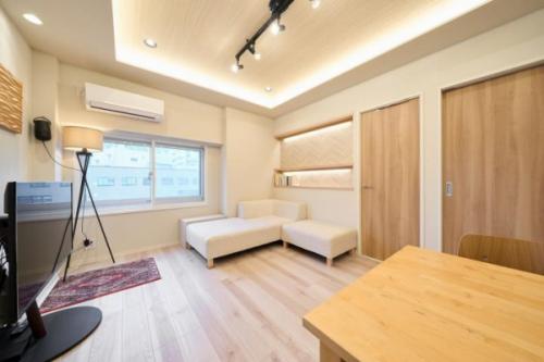 天井高は約2.4ｍ（折り上げ部分は約2.5ｍ）