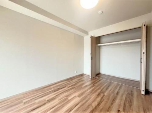 約６帖の洋室です