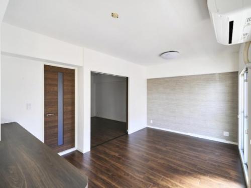 2023年リフォーム時にクッションフロアに貼替されております。