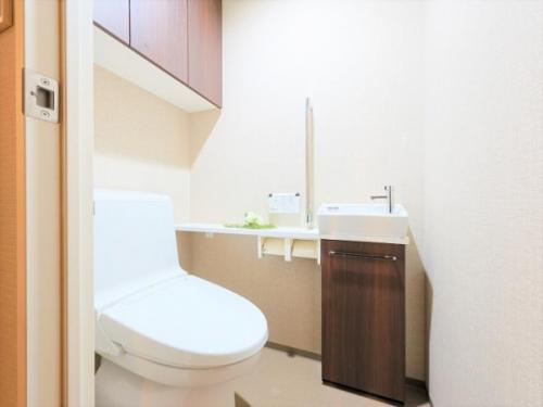 ■トイレにはカウンター手洗いを設置！