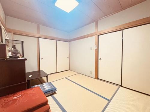 1階の和室です。床の間ございます。