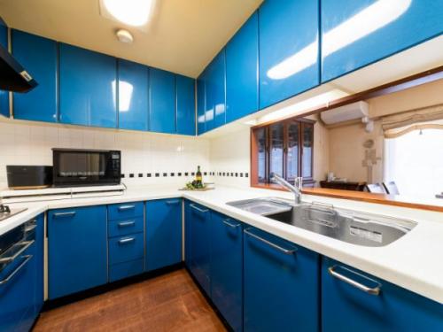 カウンター式キッチンです！　3口のガスコンロあります