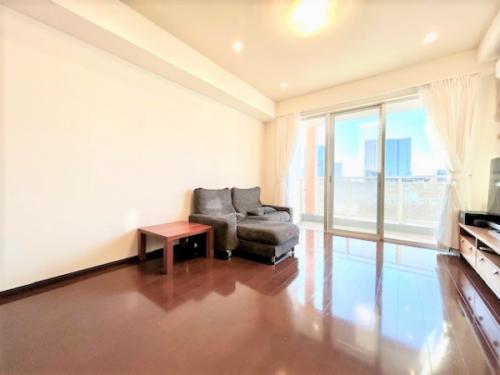 天井高2700mmのリビング