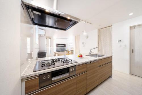 システムキッチン（食器洗い乾燥機／浄水器一体型水栓）