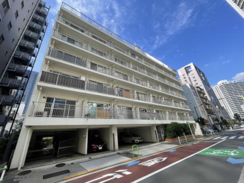 白を基調とした外観