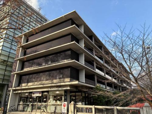 2013年3月建築、総戸数46戸のマンションです。