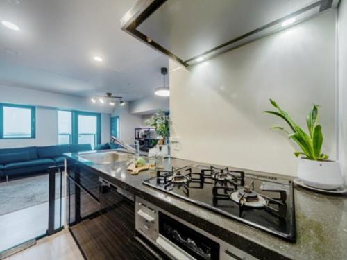 3口コンロ＆食洗機付きで、日々の家事をしっかりサポート