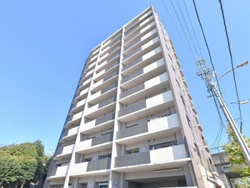 1フロア3邸のマンションです。