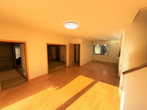 22帖　南西側より採光あり