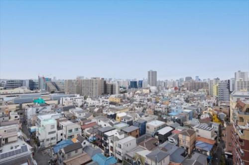 日中の眺望の様子。遠方まで視界が抜けた景色をご確認いただけます。