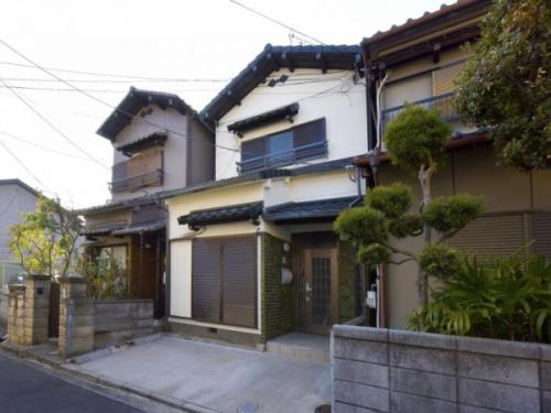 建物正面外観写真　(撮影日：２０２６年２月１３日)