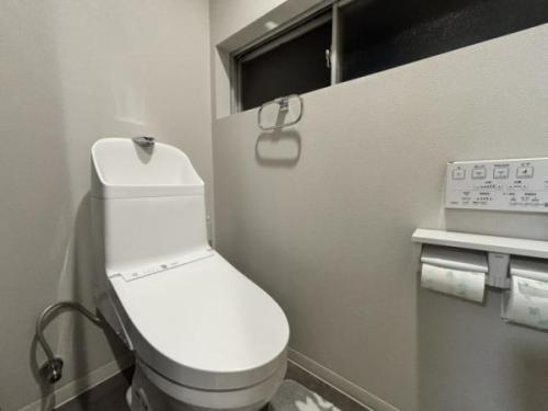 温水洗浄便座付きのトイレです