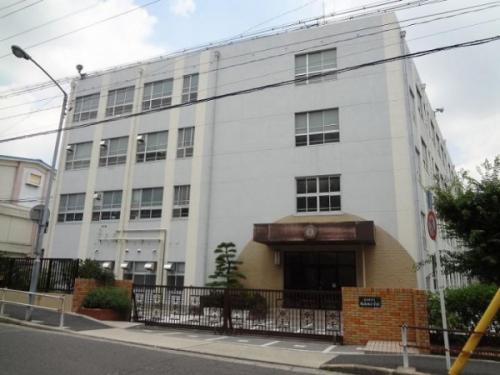 梅森坂小学校 625m