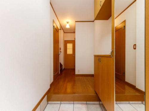 備え付けの靴箱付きの玄関。