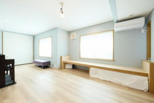 南側に複数の開口部がございます