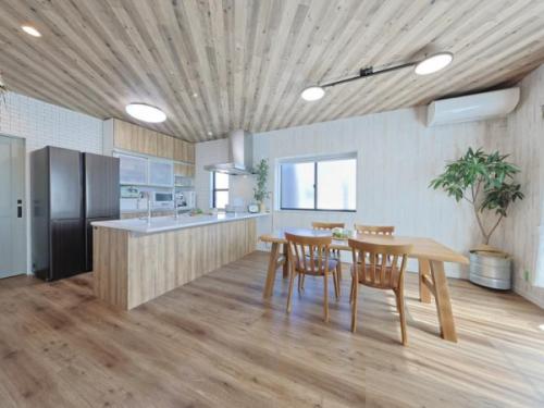 南に面したダイニング！LDKの天井高は約2.6ｍです！