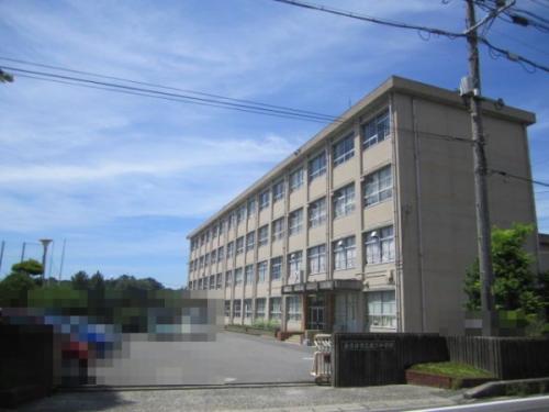 坂下中学校 2900m