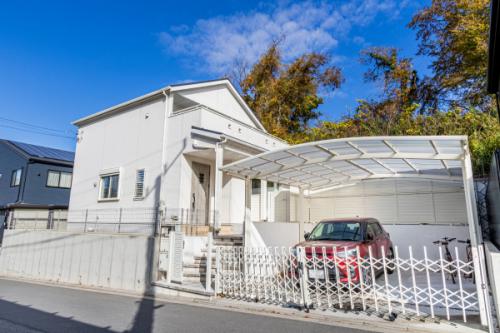 令和4年築！カーポート有