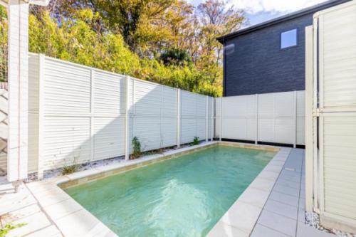 敷地内に専用プール完備！