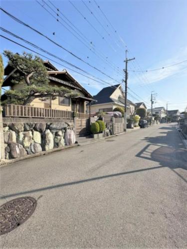 【前面道路含む現地写真】
