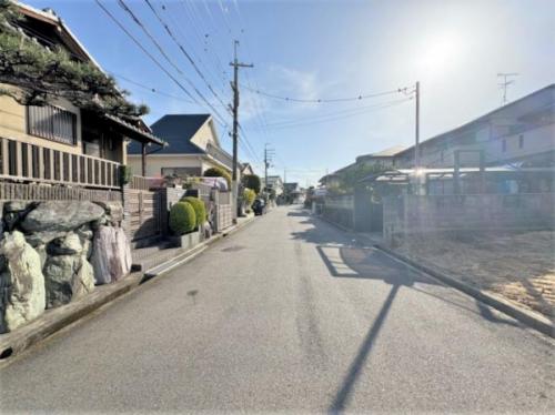 【前面道路含む現地写真】
