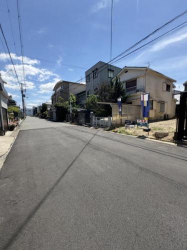 【前面道路含む現地写真】 【前面道路含む現地写真】