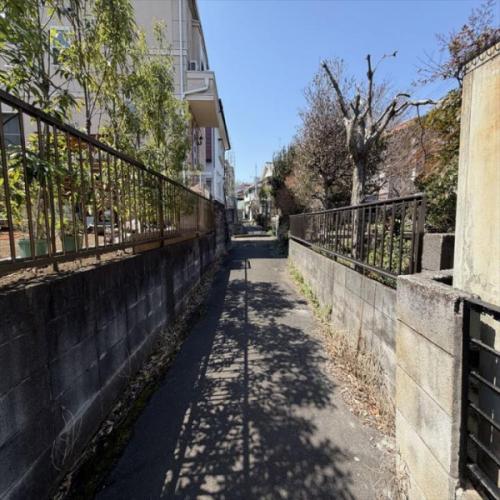 南東側　水路
