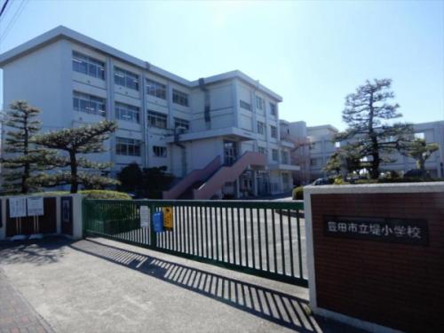堤小学校 1300m 堤小学校 1300m