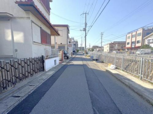 【前面道路を含む現地写真】 【前面道路を含む現地写真】
