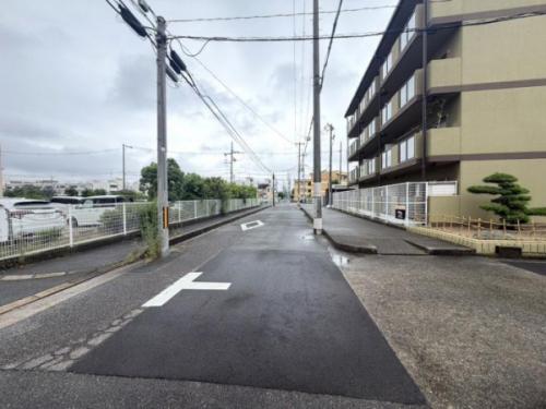 南側道路 公道幅員約11m 南側道路 公道幅員約11m