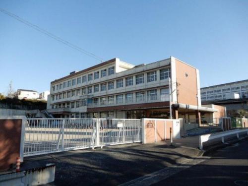 西城小学校 徒歩約6分 450m 西城小学校 徒歩約6分 450m