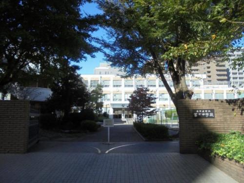 名古屋市立冨士中学校 徒歩7分。 500m