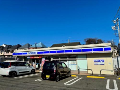 ローソン横浜馬場三丁目店 60m