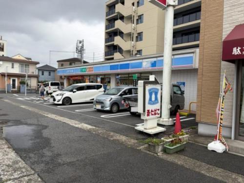 ローソン横浜井土ヶ谷店まで徒歩2分（約130ｍ）