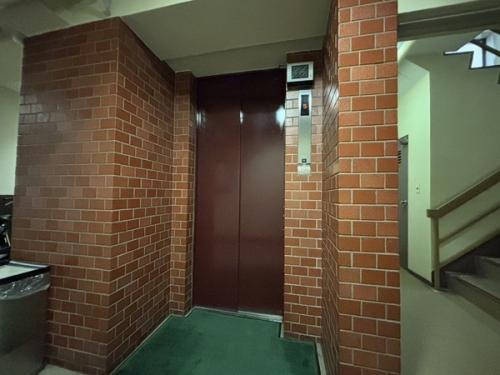 エレベーター有の物件です。