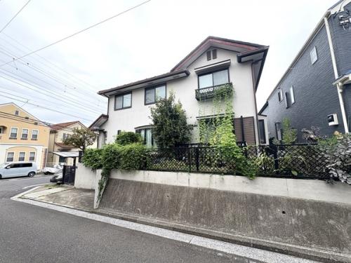 道路から少し上がっていますので、外からの視線も気になりにくいと思います